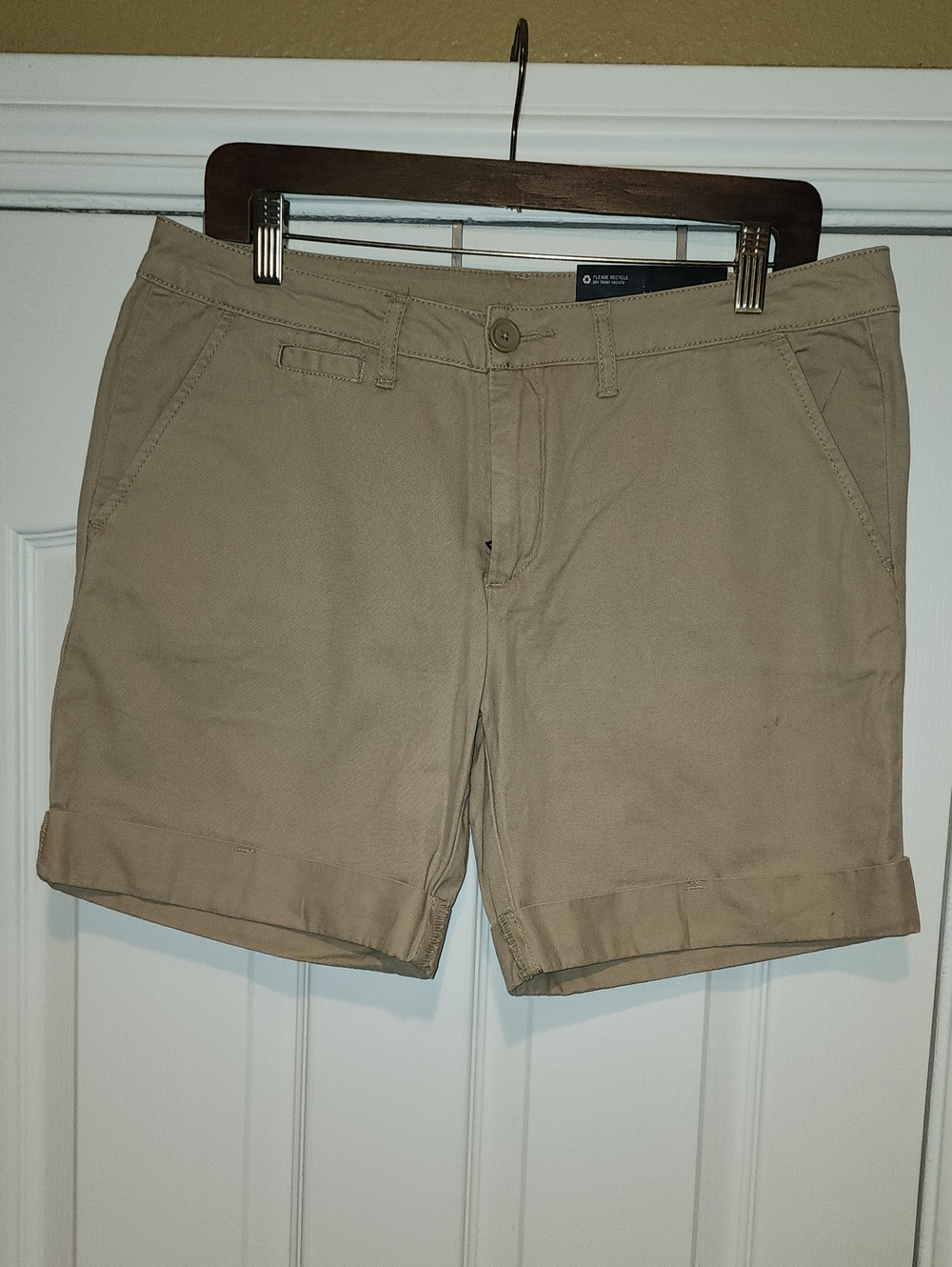 New Faded Glory Women's Khaki Tan Cuffed Chino Shorts, NWT, Sz. 8